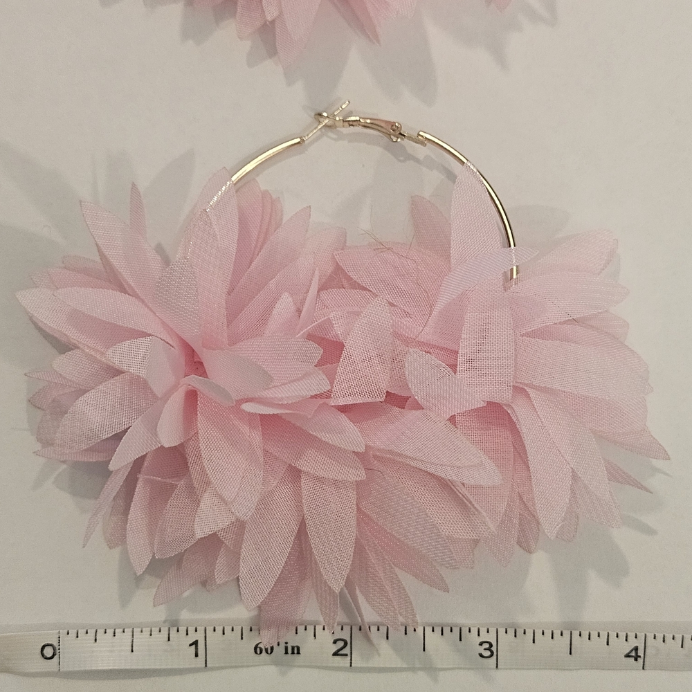 NEW Pink Gold Floral Hoop Earrings Preppy Avant Garde Coquette Girl Girlhoodcore - Picture 5 of 6